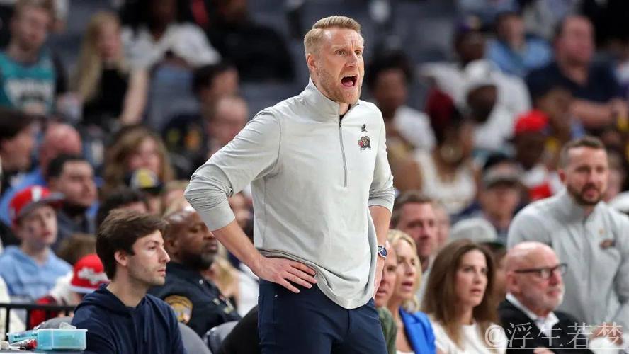 詹金斯与灰熊分手，伊萨洛接任临时主教练